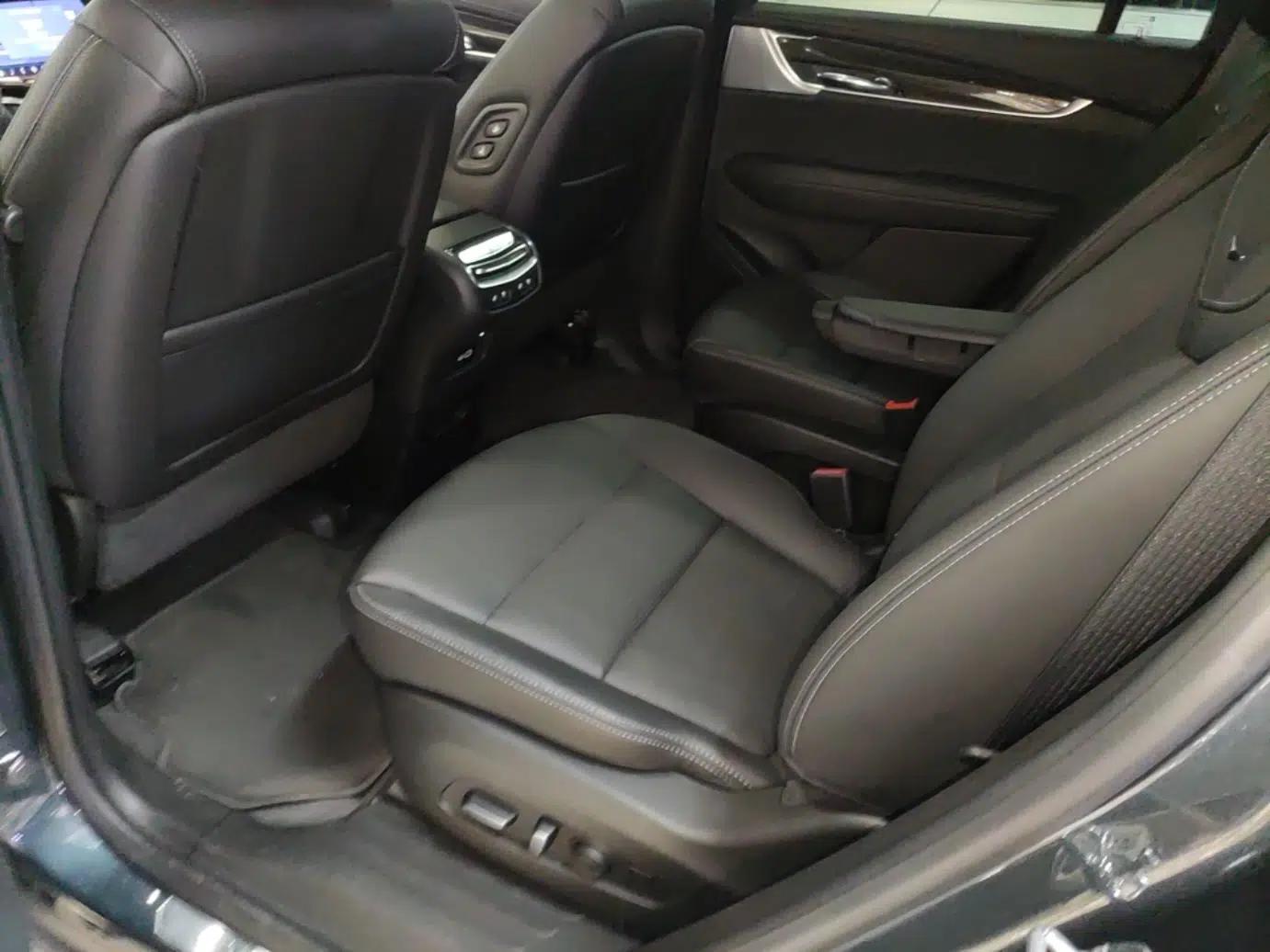 Cadillac XT6 2025 2.0T Six-Seater All-Wheel-Drive Prestige Executive Black Label Version — миниатюра 25