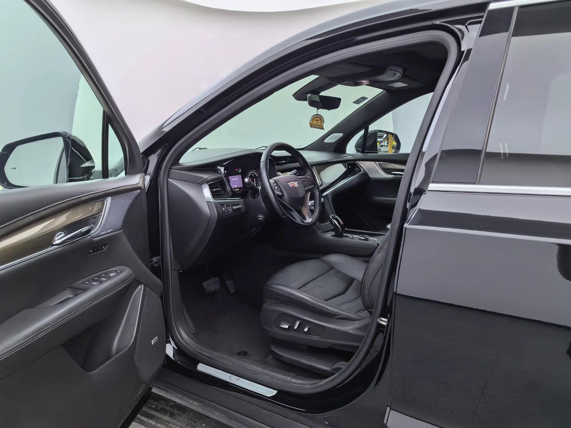Cadillac XT6 2020 28T Six-Seater Four-Wheel-Drive Platinum Sport Edition — миниатюра 31