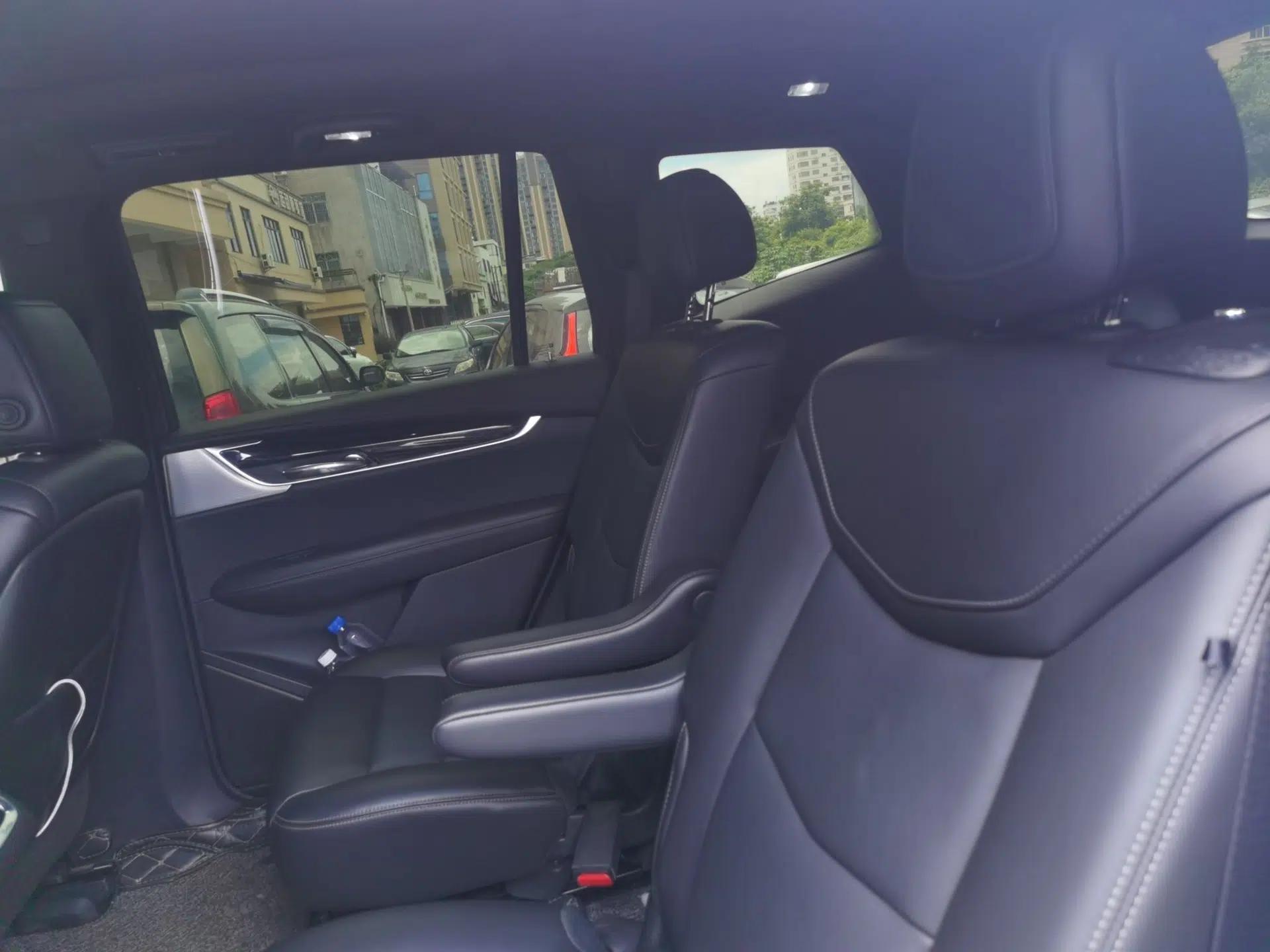 Cadillac XT6 2022 2.0T Six-Seater Four-Wheel Drive Luxury Version — миниатюра 17