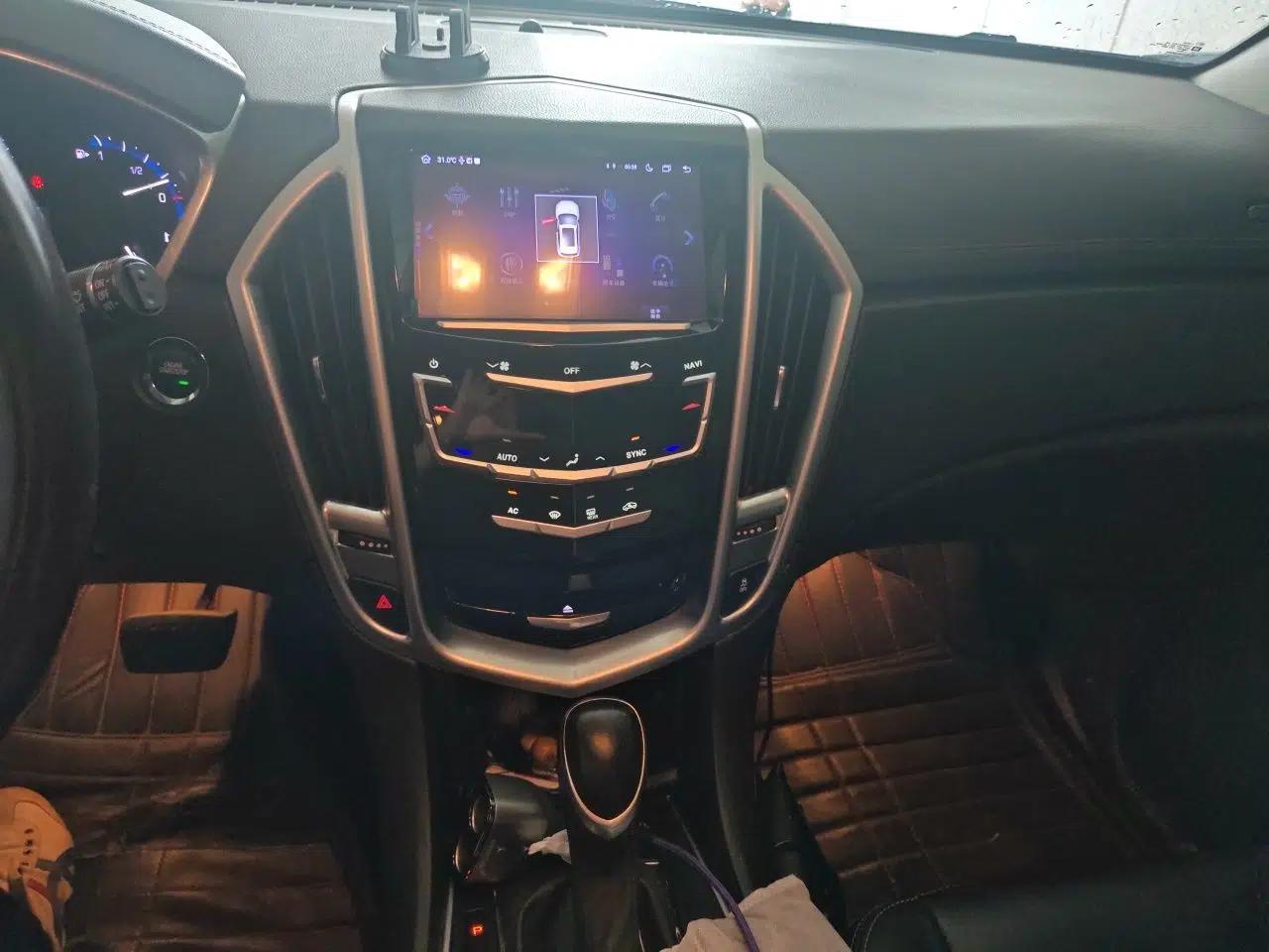 Cadillac SRX 2015 3.0L Comfort Version — миниатюра 13