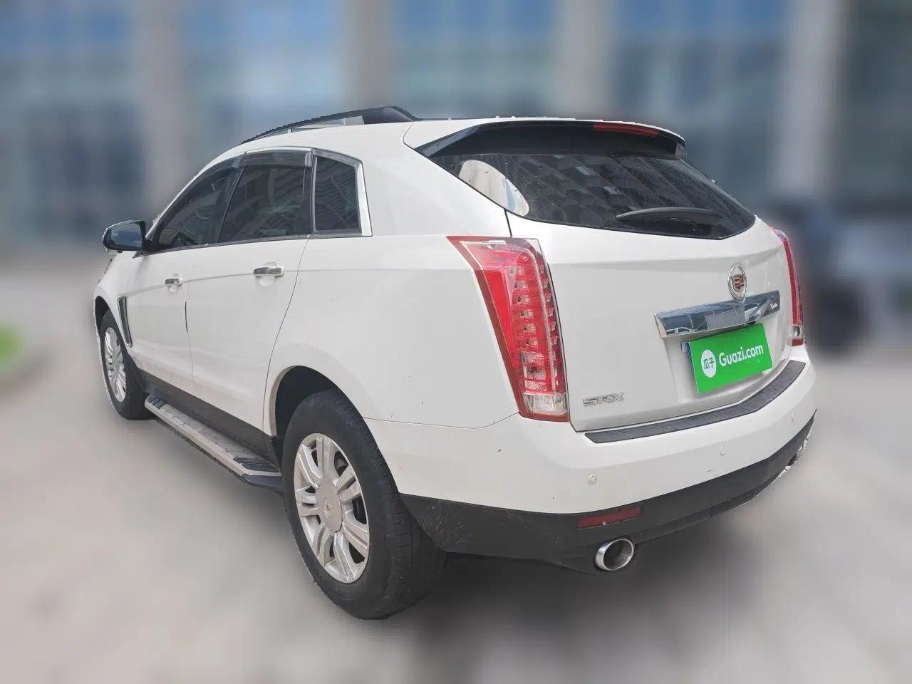 Cadillac SRX 2015 3.0L Comfort Version — миниатюра 4