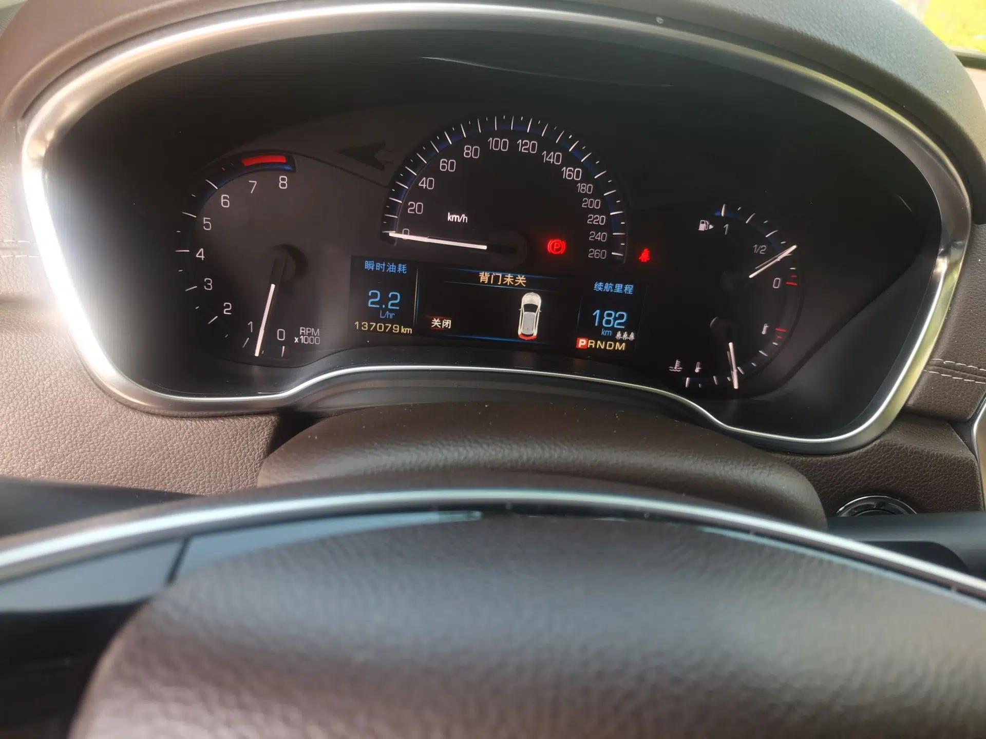 Cadillac SRX 2015 3.0L Elite Model — миниатюра 12