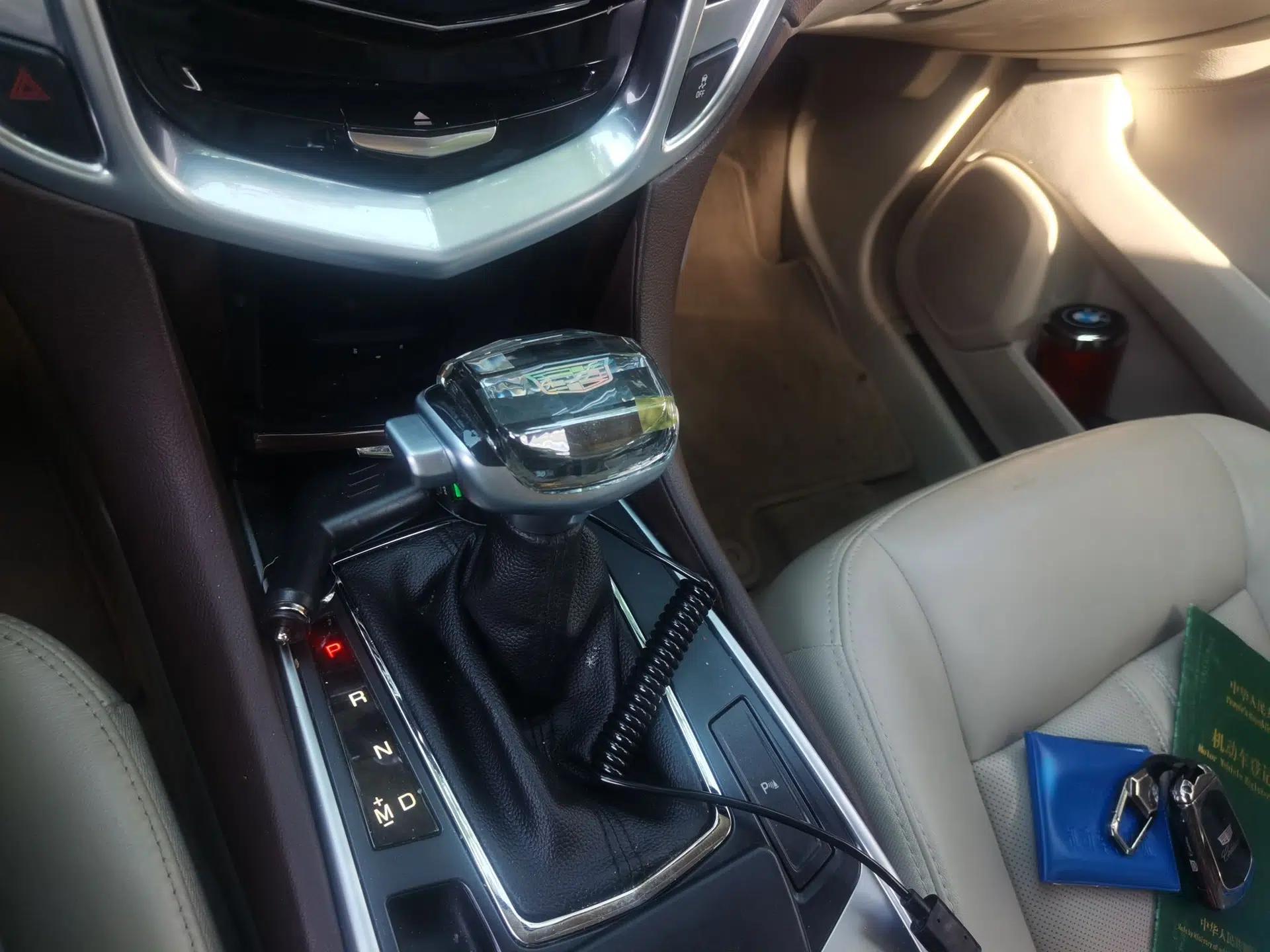 Cadillac SRX 2015 3.0L Elite Model — миниатюра 14