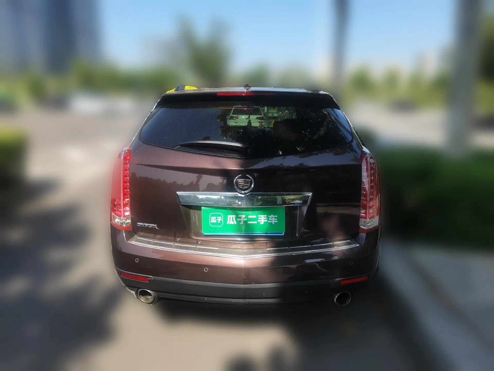 Cadillac SRX 2015 3.0L Elite Model — миниатюра 5