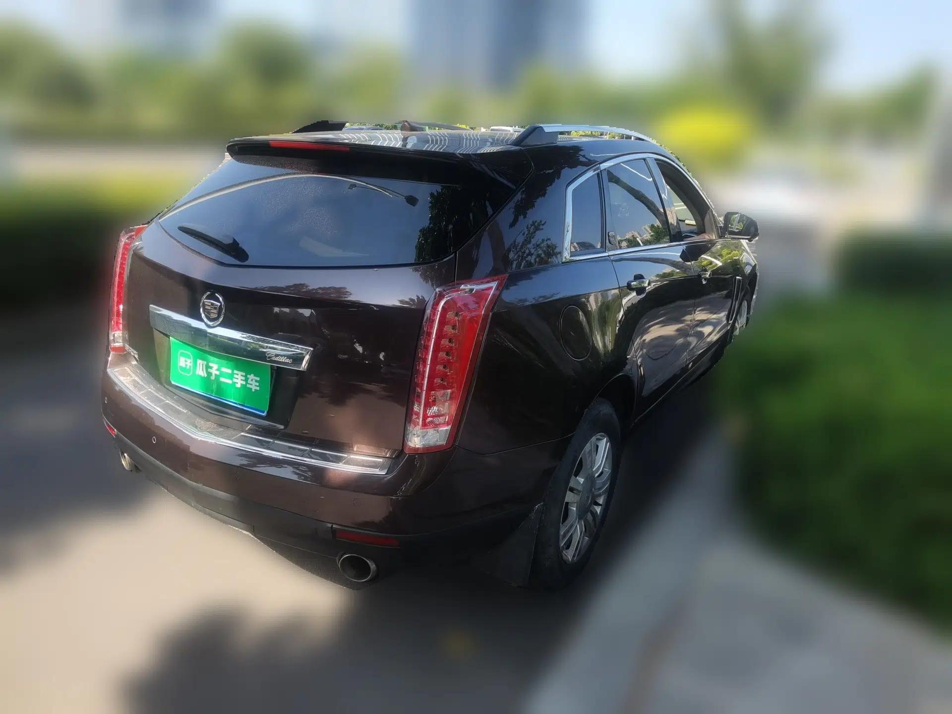 Cadillac SRX 2015 3.0L Elite Model — миниатюра 6