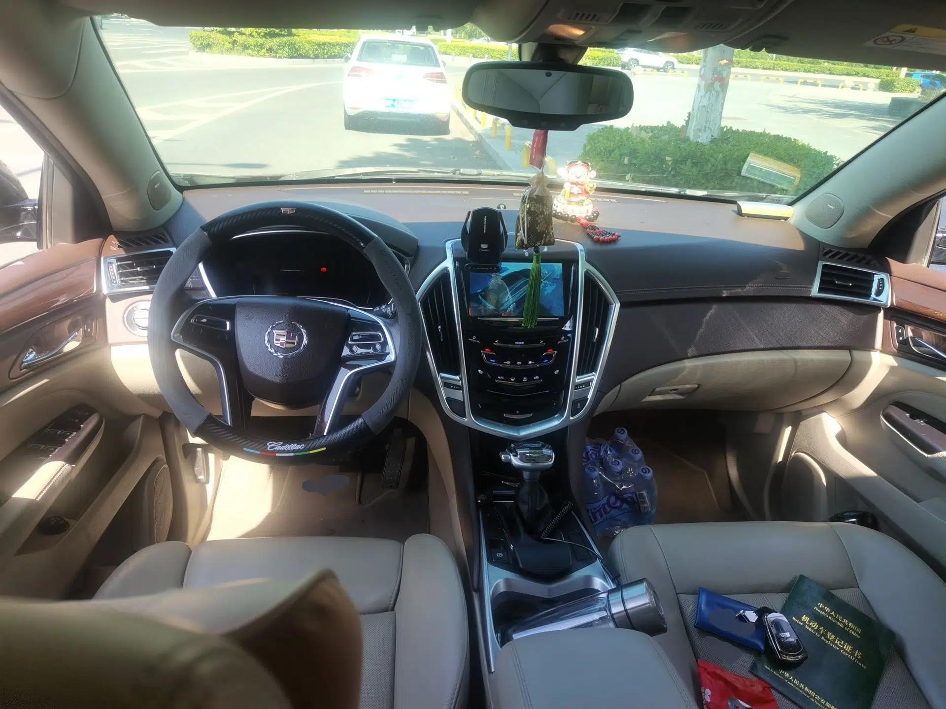 Cadillac SRX 2015 3.0L Elite Model — миниатюра 9
