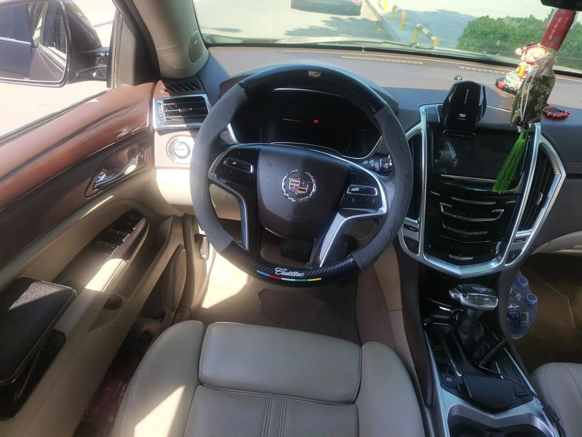Cadillac SRX 2015 3.0L Elite Model — миниатюра 10