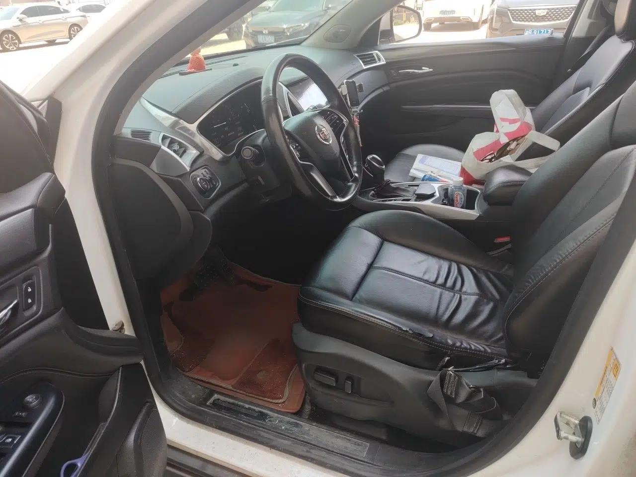 Cadillac SRX 2013 3.0L Comfort Model — миниатюра 16