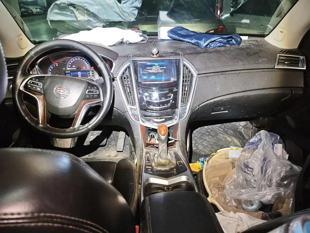 Cadillac SRX 2014 3.0L Leading Model — миниатюра 9