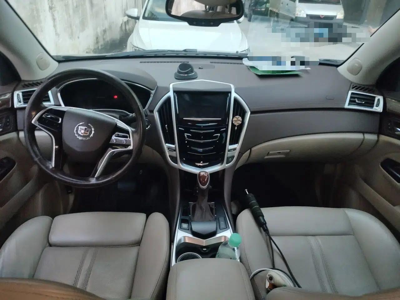 Cadillac SRX 2014 3.0L Elite Model — миниатюра 9