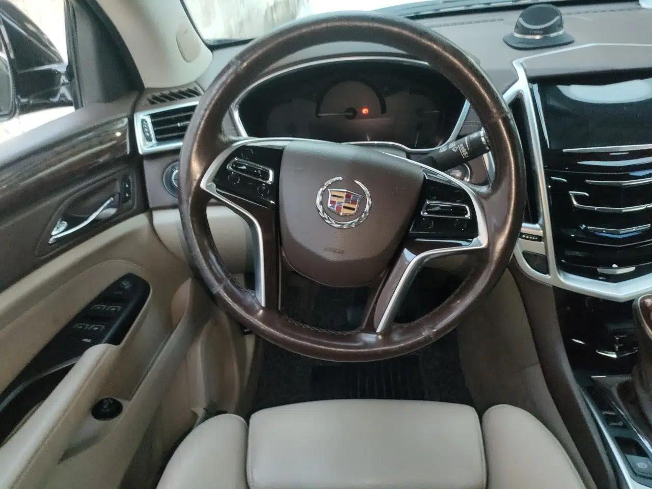 Cadillac SRX 2014 3.0L Elite Model — миниатюра 10
