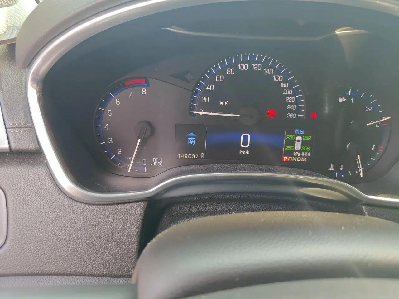 Cadillac SRX 2015 3.0L Elite Model — миниатюра 12