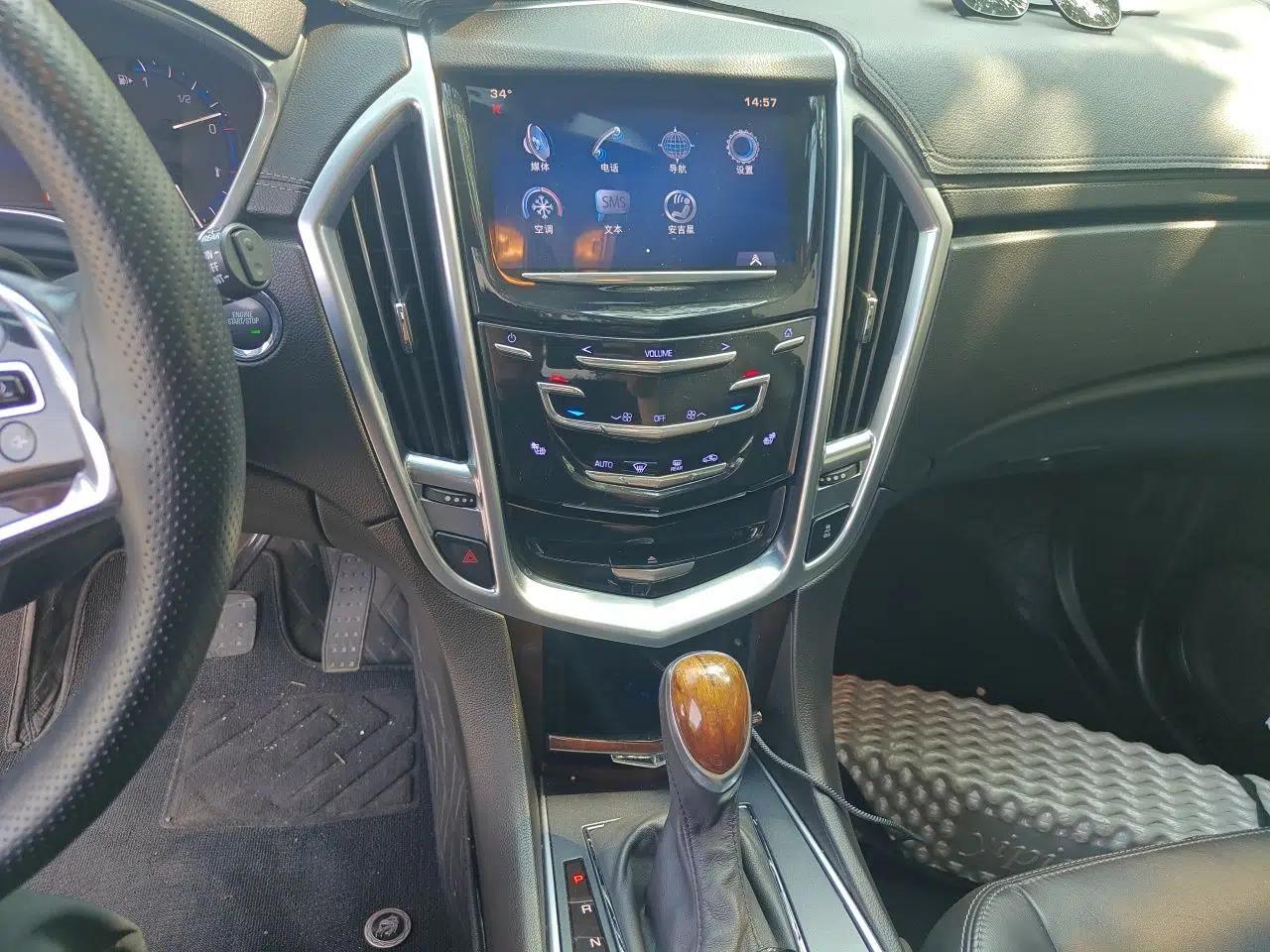 Cadillac SRX 2015 3.0L Elite Model — миниатюра 13