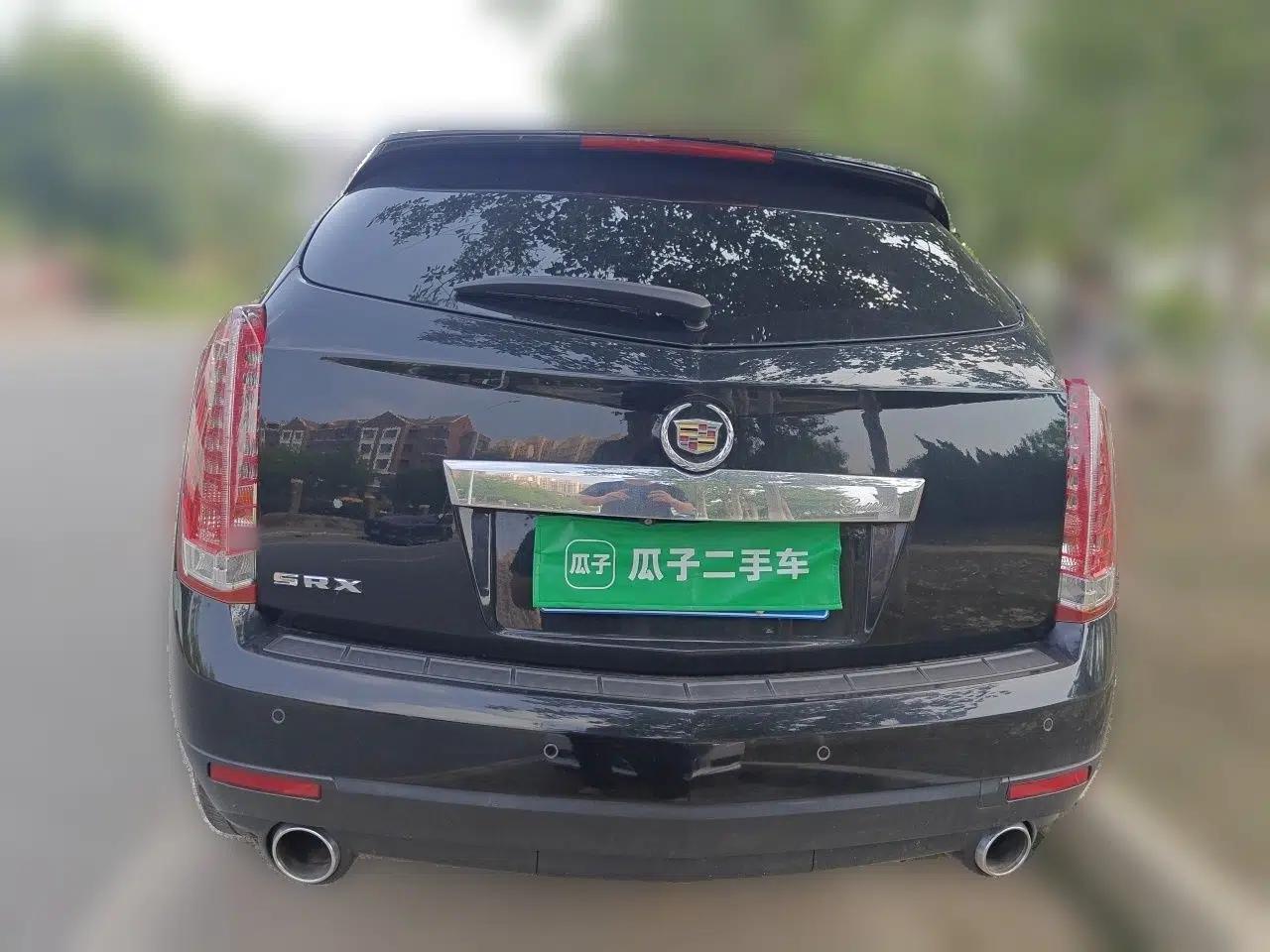 Cadillac SRX 2015 3.0L Elite Model — миниатюра 5