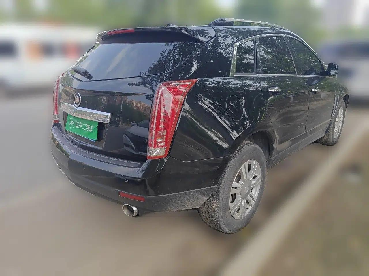 Cadillac SRX 2015 3.0L Elite Model — миниатюра 6