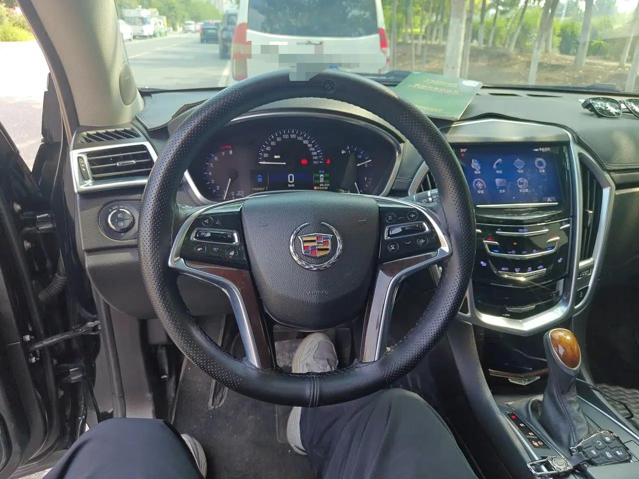 Cadillac SRX 2015 3.0L Elite Model — миниатюра 10