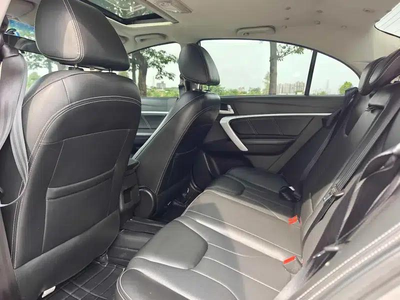 Geely Emgrand 2015 Sedan 1.5L Manual Upgrade Version — миниатюра 16