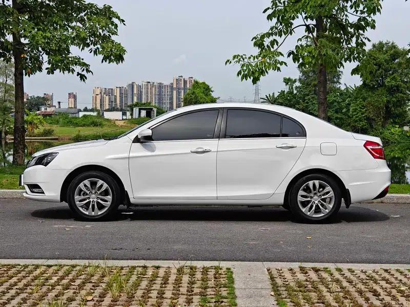 Geely Emgrand 2015 Sedan 1.5L Manual Upgrade Version — миниатюра 4