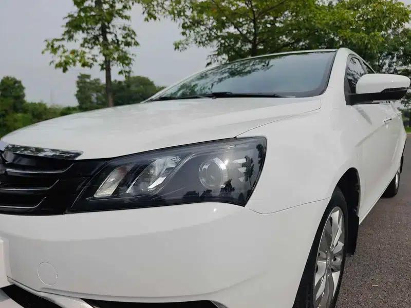 Geely Emgrand 2015 Sedan 1.5L Manual Upgrade Version — миниатюра 8