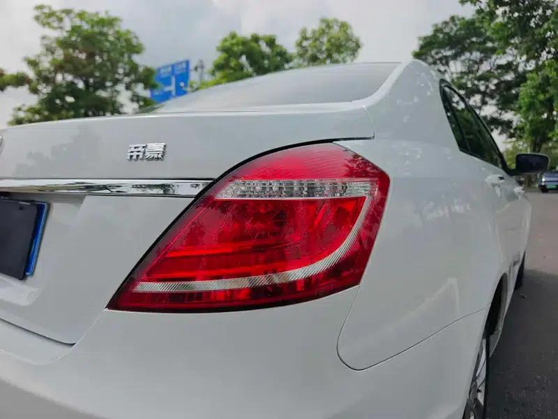 Geely Emgrand 2015 Sedan 1.5L Manual Upgrade Version — миниатюра 9