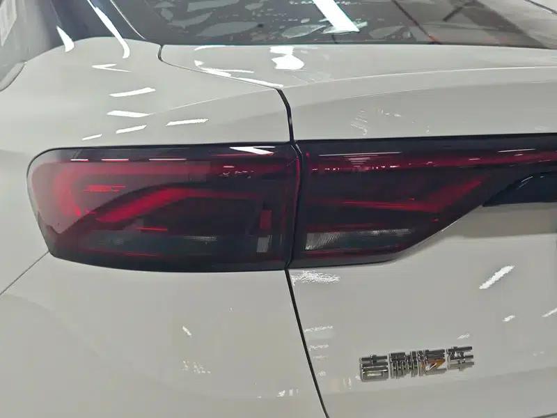 Geely Emgrand 2023 4th Generation Champion Edition 1.5L CVT Premium — миниатюра 13