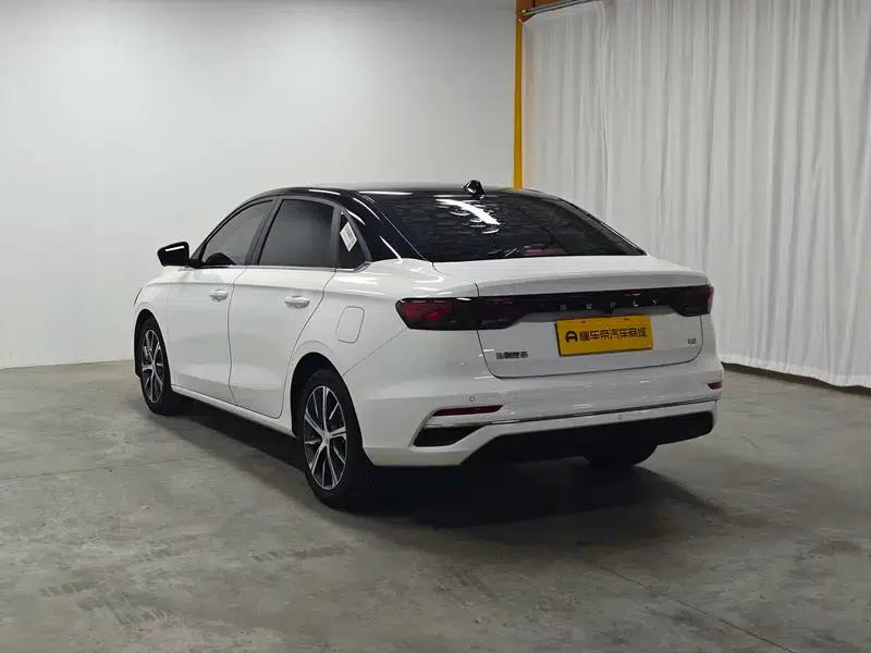 Geely Emgrand 2023 4th Generation Champion Edition 1.5L CVT Premium — миниатюра 5