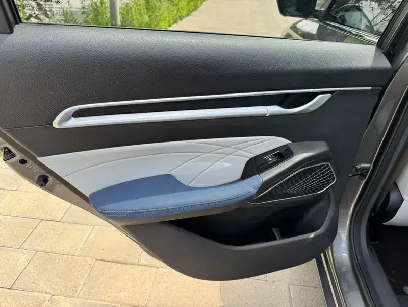 Geely Emgrand 2022 4th Generation 1.5L CVT Flagship Edition — миниатюра 11