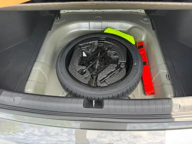 Geely Emgrand 2022 4th Generation 1.5L CVT Flagship Edition — миниатюра 14