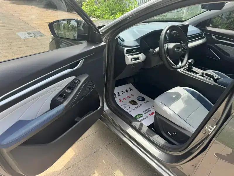 Geely Emgrand 2022 4th Generation 1.5L CVT Flagship Edition — миниатюра 17