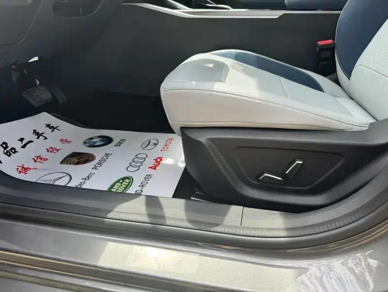 Geely Emgrand 2022 4th Generation 1.5L CVT Flagship Edition — миниатюра 18