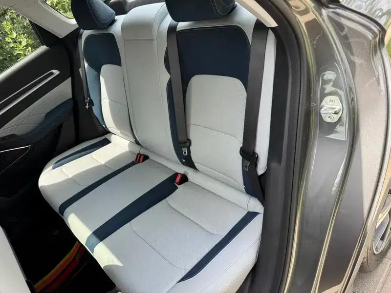 Geely Emgrand 2022 4th Generation 1.5L CVT Flagship Edition — миниатюра 20