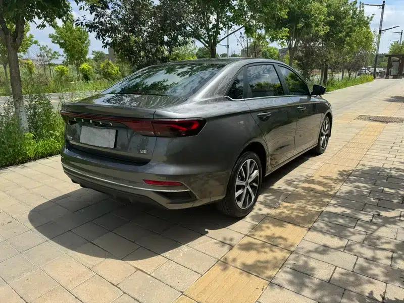 Geely Emgrand 2022 4th Generation 1.5L CVT Flagship Edition — миниатюра 6
