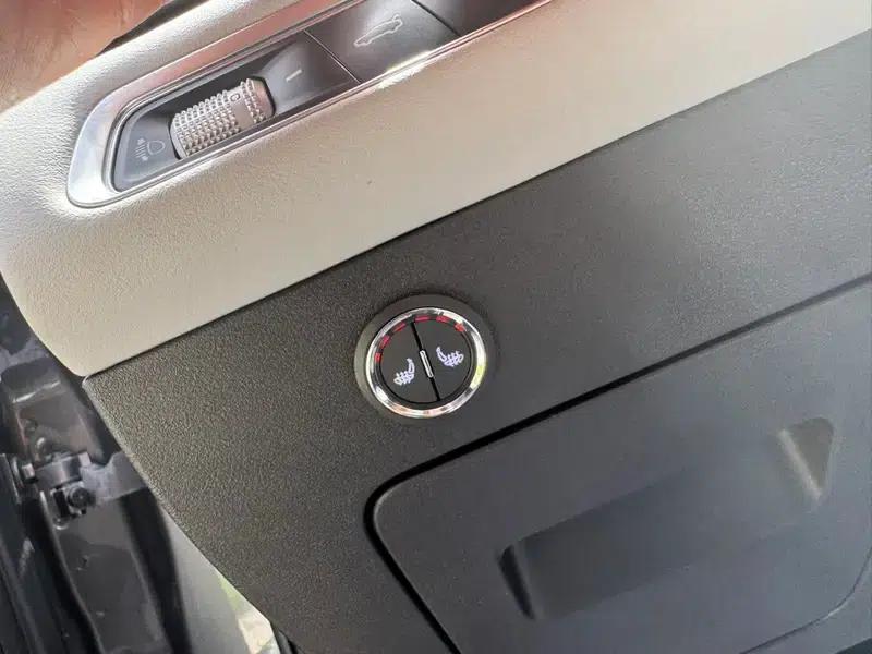 Geely Emgrand 2022 4th Generation 1.5L CVT Flagship Edition — миниатюра 8