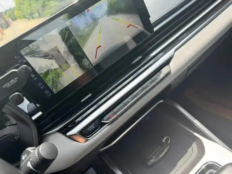 Geely Emgrand 2022 4th Generation 1.5L CVT Flagship Edition — миниатюра 9