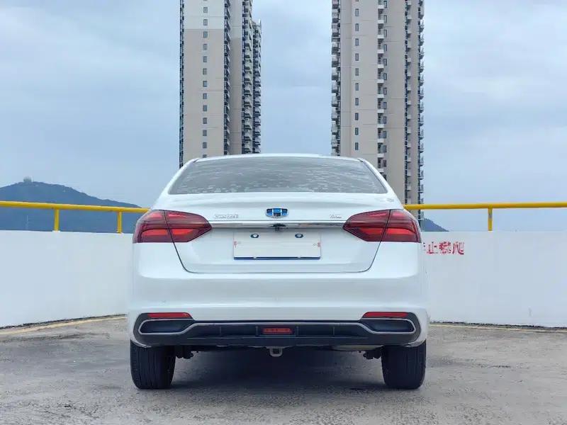 Geely Emgrand 2018 1.5L CVT Upward Connected Edition — миниатюра 5
