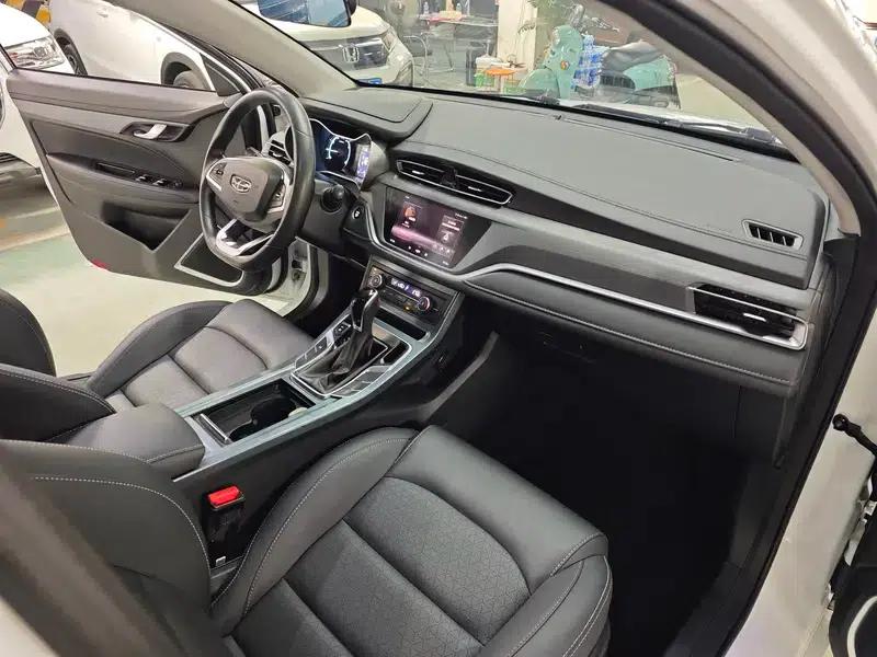 Geely Emgrand 2021 UP 1.5L CVT Luxury Edition — миниатюра 7