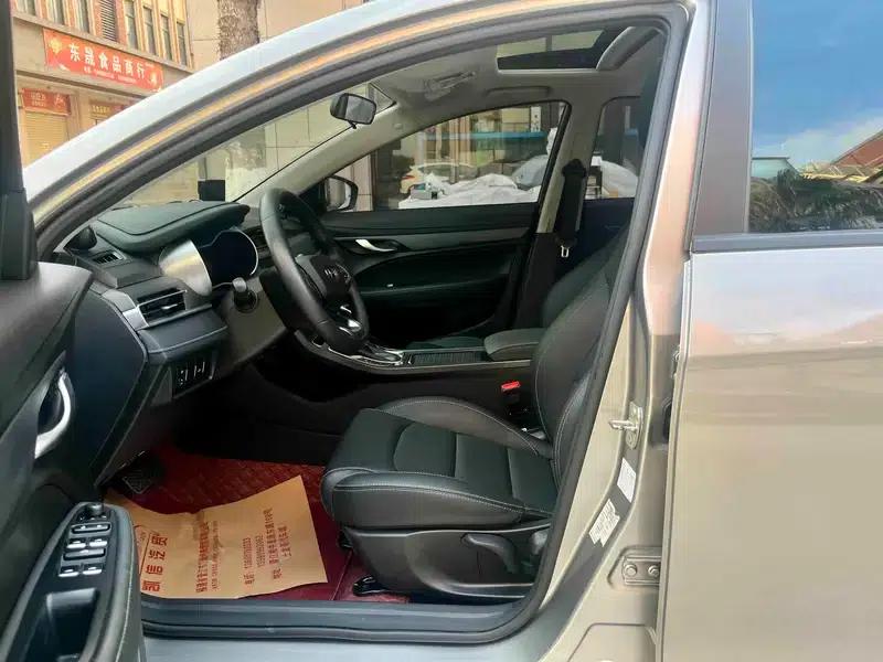 Geely Emgrand 2021 UP 1.5L CVT Luxury Edition — миниатюра 8