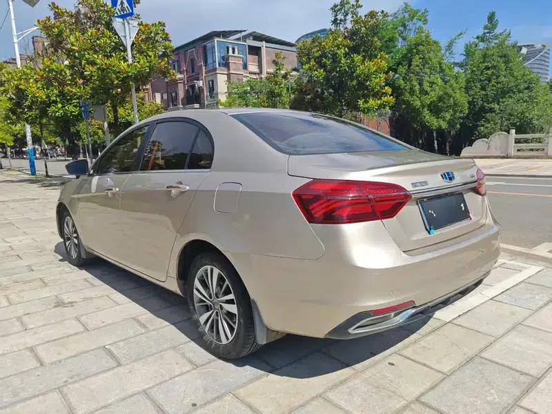 Geely Emgrand 2018 1.5L CVT Luxury Edition — миниатюра 4