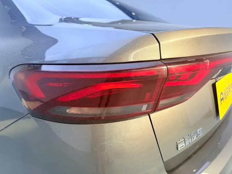 Geely Emgrand 2022 4th Generation 1.5L CVT Premium — миниатюра 13