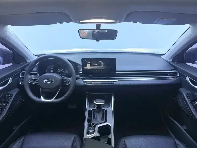 Geely Emgrand 2022 4th Generation 1.5L CVT Premium — миниатюра 14