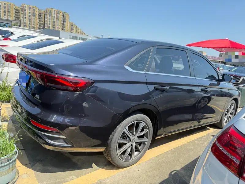 Geely Emgrand 2022 4th Generation 1.5L CVT Flagship Edition — миниатюра 5