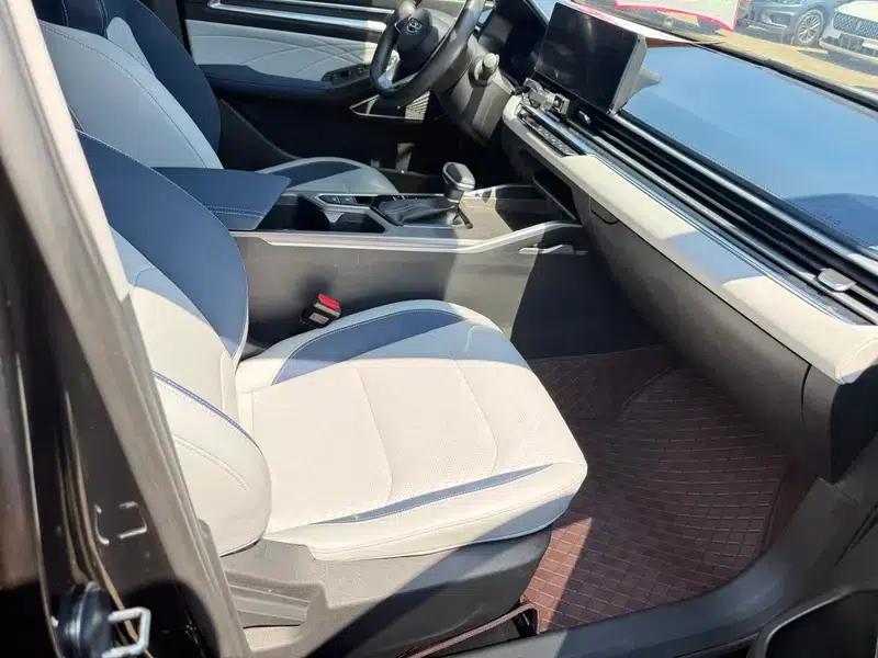 Geely Emgrand 2022 4th Generation 1.5L CVT Flagship Edition — миниатюра 6