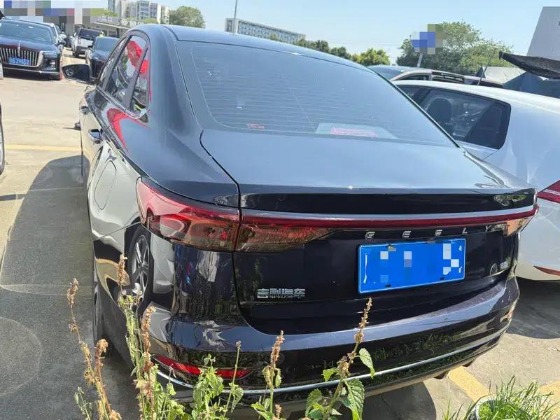 Geely Emgrand 2022 4th Generation 1.5L CVT Flagship Edition — миниатюра 7