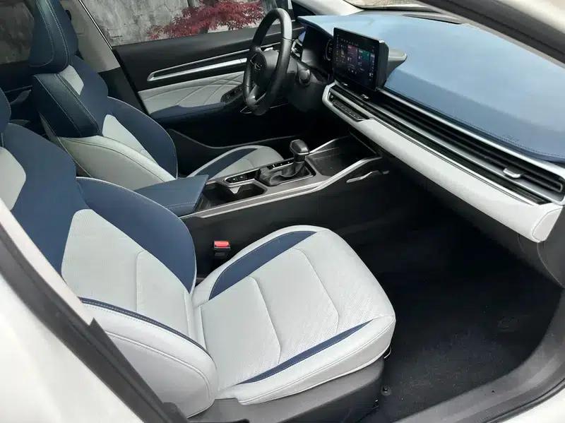 Geely Emgrand 2022 4th Generation 1.5L CVT Flagship Edition — миниатюра 13