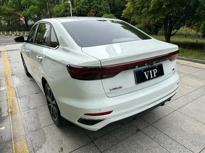 Geely Emgrand 2022 4th Generation 1.5L CVT Flagship Edition — миниатюра 4
