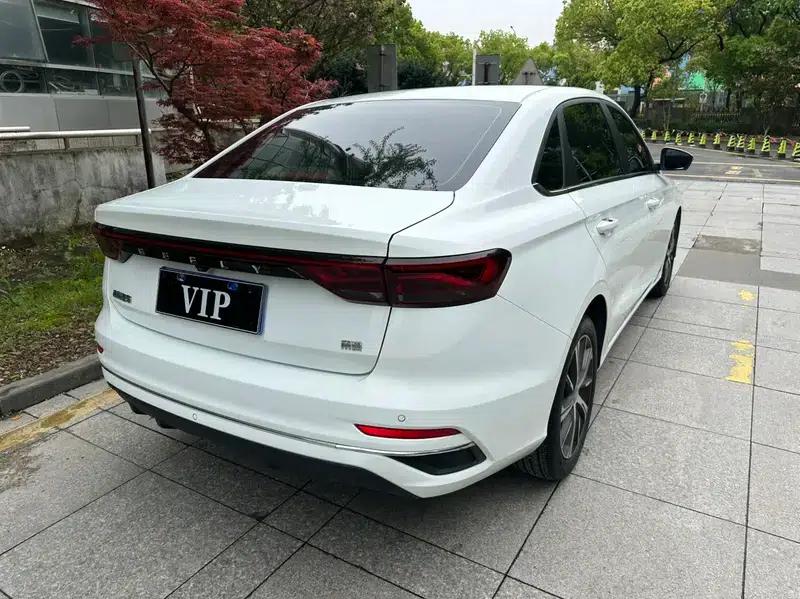 Geely Emgrand 2022 4th Generation 1.5L CVT Flagship Edition — миниатюра 6