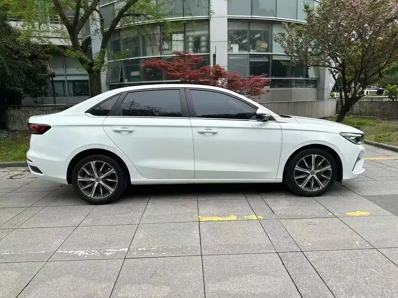 Geely Emgrand 2022 4th Generation 1.5L CVT Flagship Edition — миниатюра 7