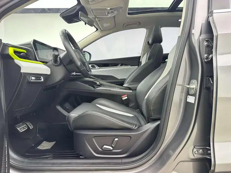 Geely Binyue 2022 Model: Binyue COOL 1.5T DCT Battle — миниатюра 15