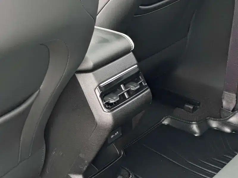 Geely Binyue 2022 Model: Binyue COOL 1.5T DCT Battle — миниатюра 9