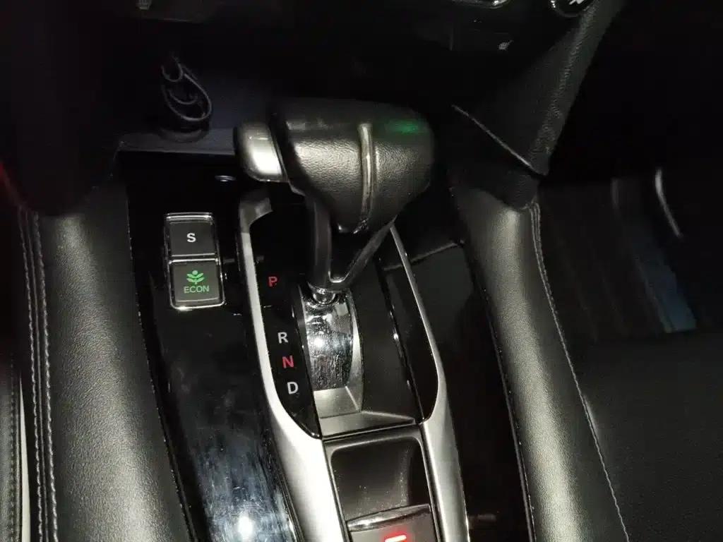 Honda UR-V 2017 240TURBO 2WD Luxury Edition (China V Emission Standard) — миниатюра 10
